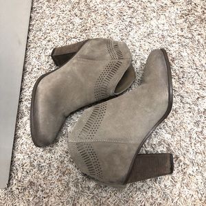 Vince Camuto Western booties